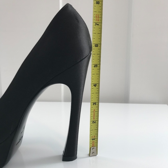 Yves Saint Laurent Pump - Picture 14 of 15